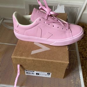 New in Box Veja x Mansur Gavriel Campo sz 39 Rosa